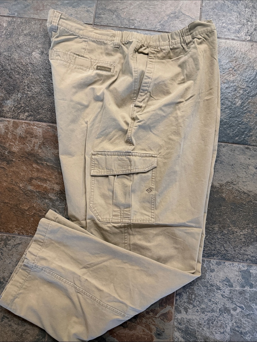 Men's Columbia Sportswear Cargo Pants in Tan.